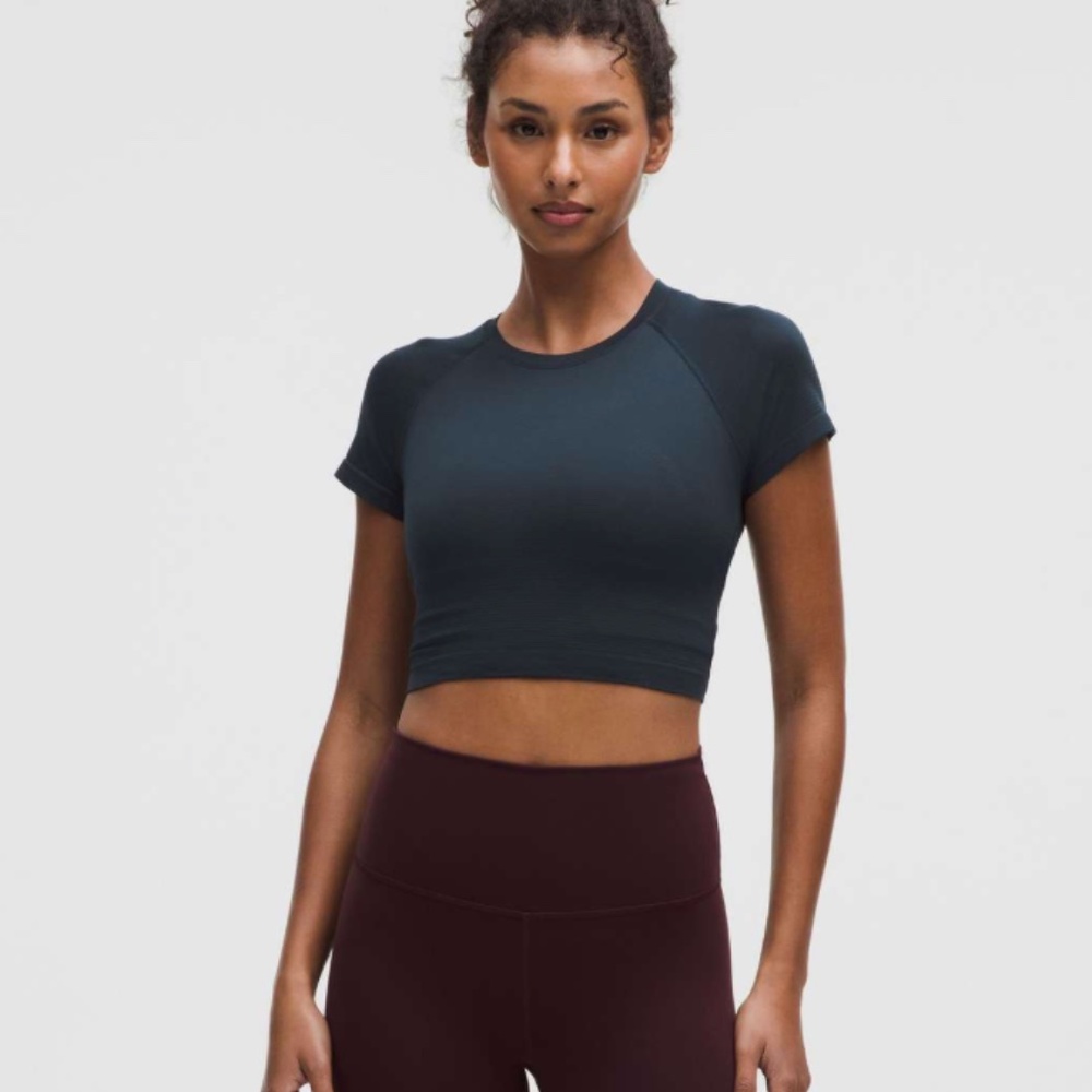 Swiftly Tech Cropped Short-Sleeve Shirt Size 4